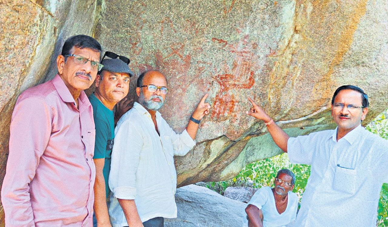 Medieval rock art unearthed in Medak reveals medieval art, mesolithic microliths nearby