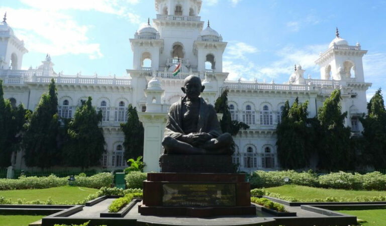 Telangana Assembly Speaker concludes cross-examination of turncoat MLAs