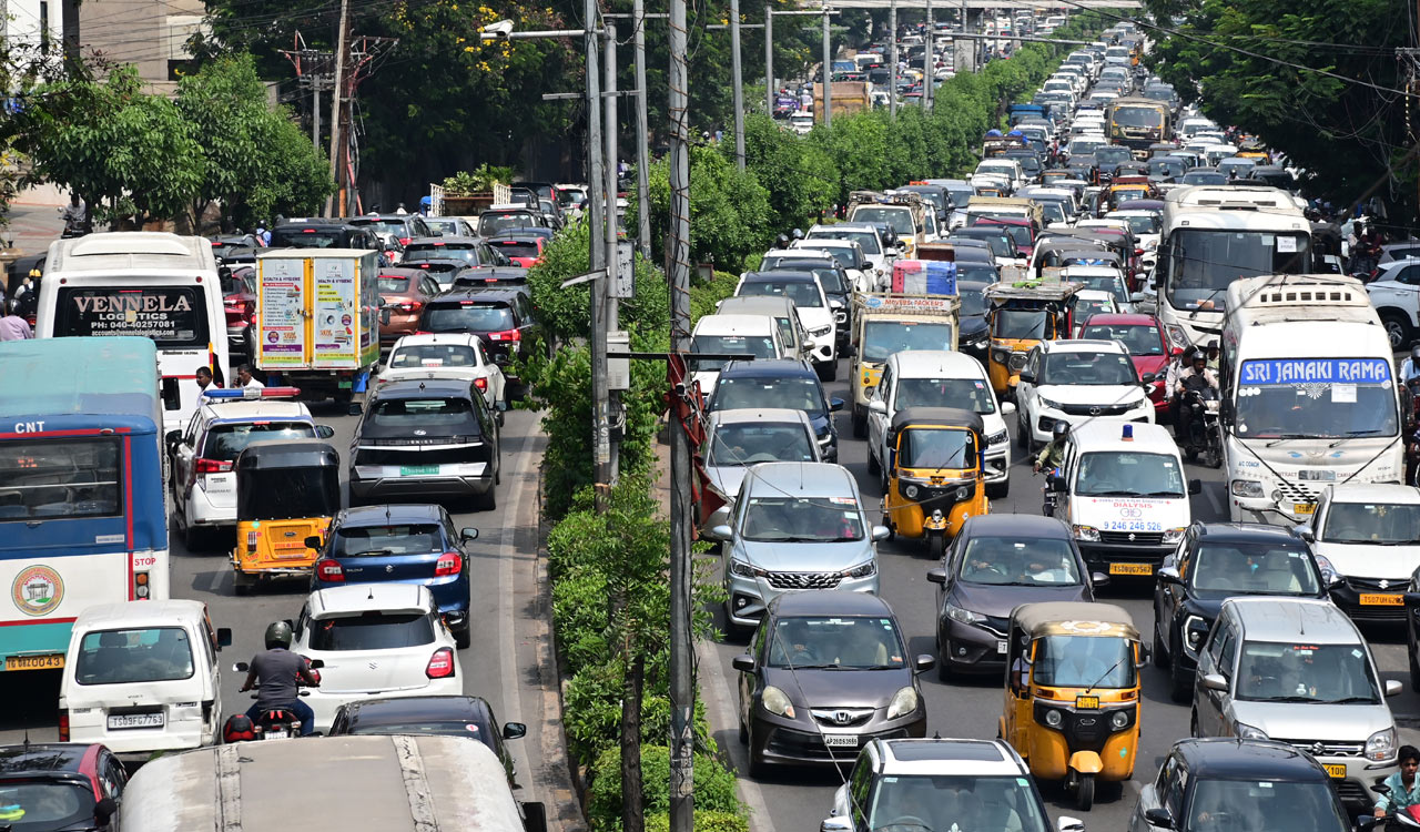 Traffic snarls hit Jubilee Hills as election campaign intensifies