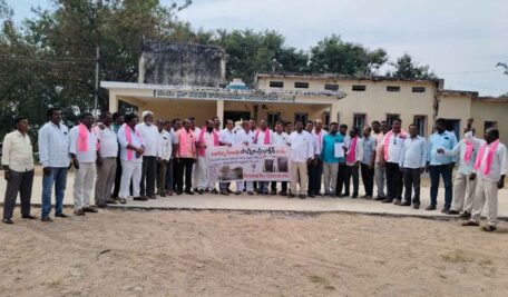 BRS stages protest at Chigurumamidi MPDO office over pending works