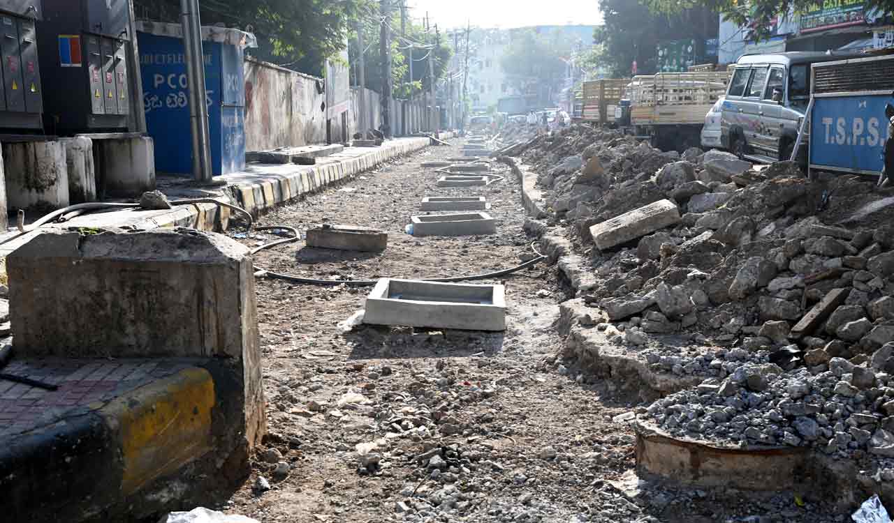 Delay in road, drainage works causes inconvenience to commuters