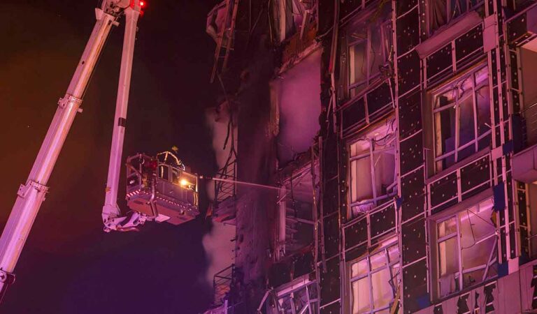 Russia strikes Kyiv amid US-backed peace talks