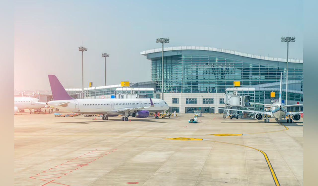 Over 700 US flights cancelled as government shutdown disrupts air travel