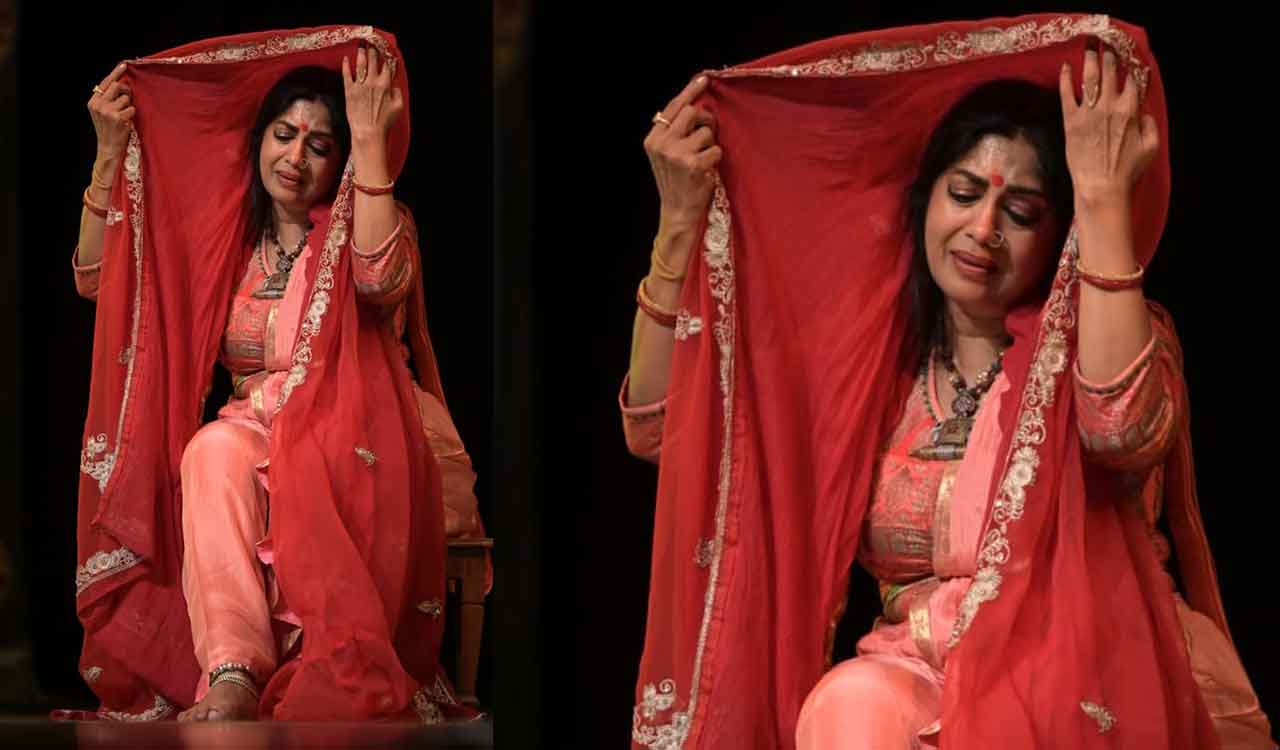Prof Dr Alekhya Punjala shines as Dushala in Ravindra Bharati monologue