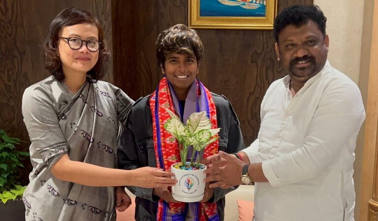 Arundhati Reddy receives warm welcome after Women's World Cup victory