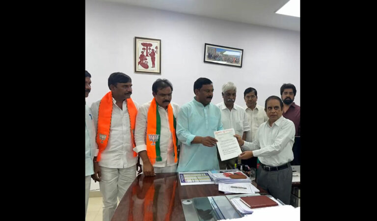 BJP MLAs complain to CEO against CM's threat, Pak remark