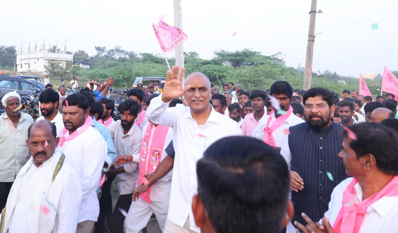 Congress govt conspiring to cut Rythu Bharosa for Yasangi, says Harish Rao