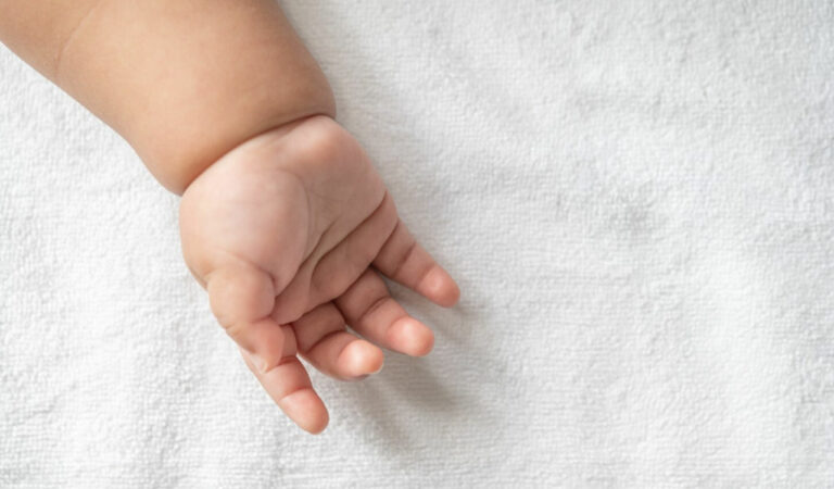 Four-year-old girl who fell into curry bowl at KGBV hostel dies after 18 days