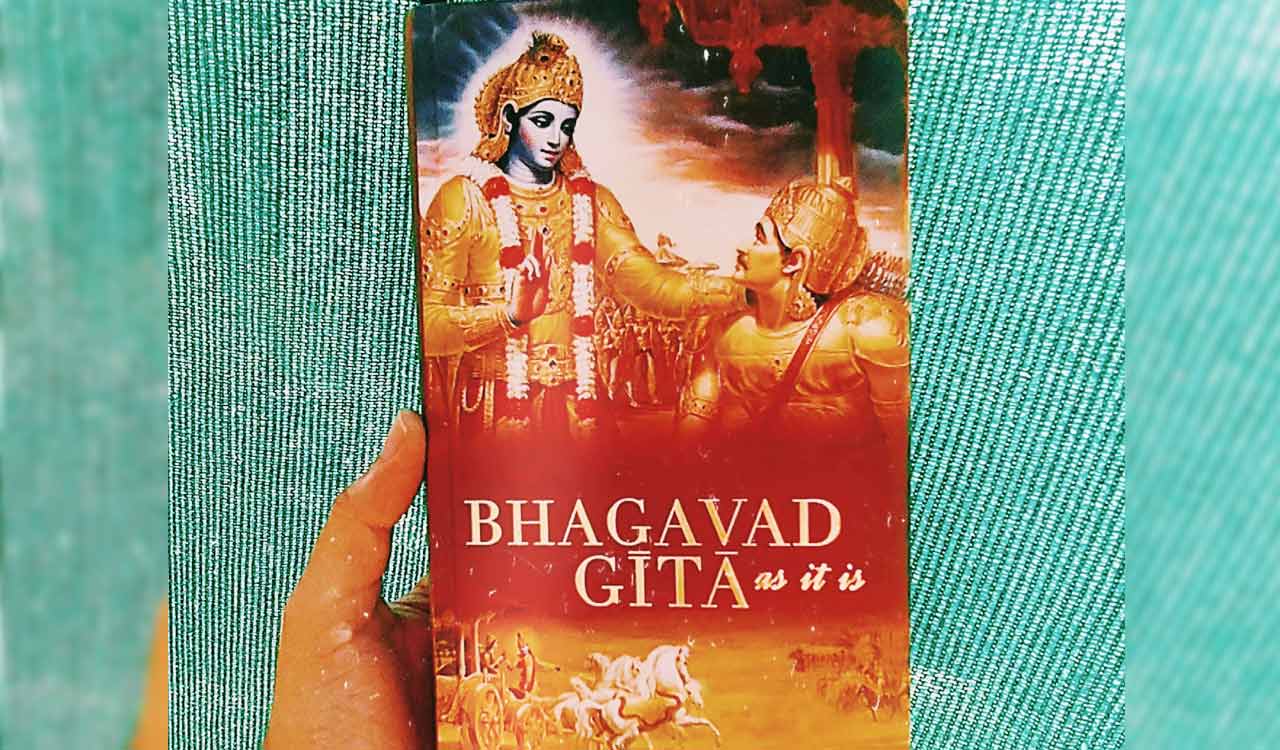 Over 5,000 blind students recite Bhagavad Gita slokas at Chinmaya Mission Diamond Jubilee event in Hyderabad