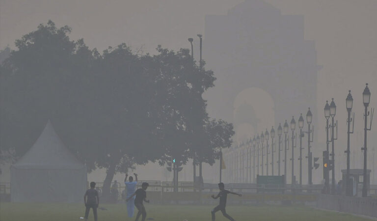 Delhi-NCR shivers as cold wave intensifies; AQI slips back toward ‘severe’ in several areas