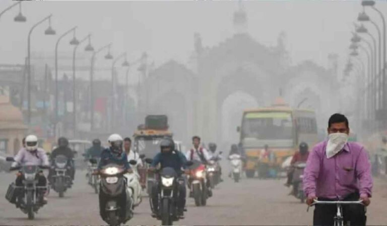 Delhi chokes as AQI crosses 400; dense smog blankets NCR