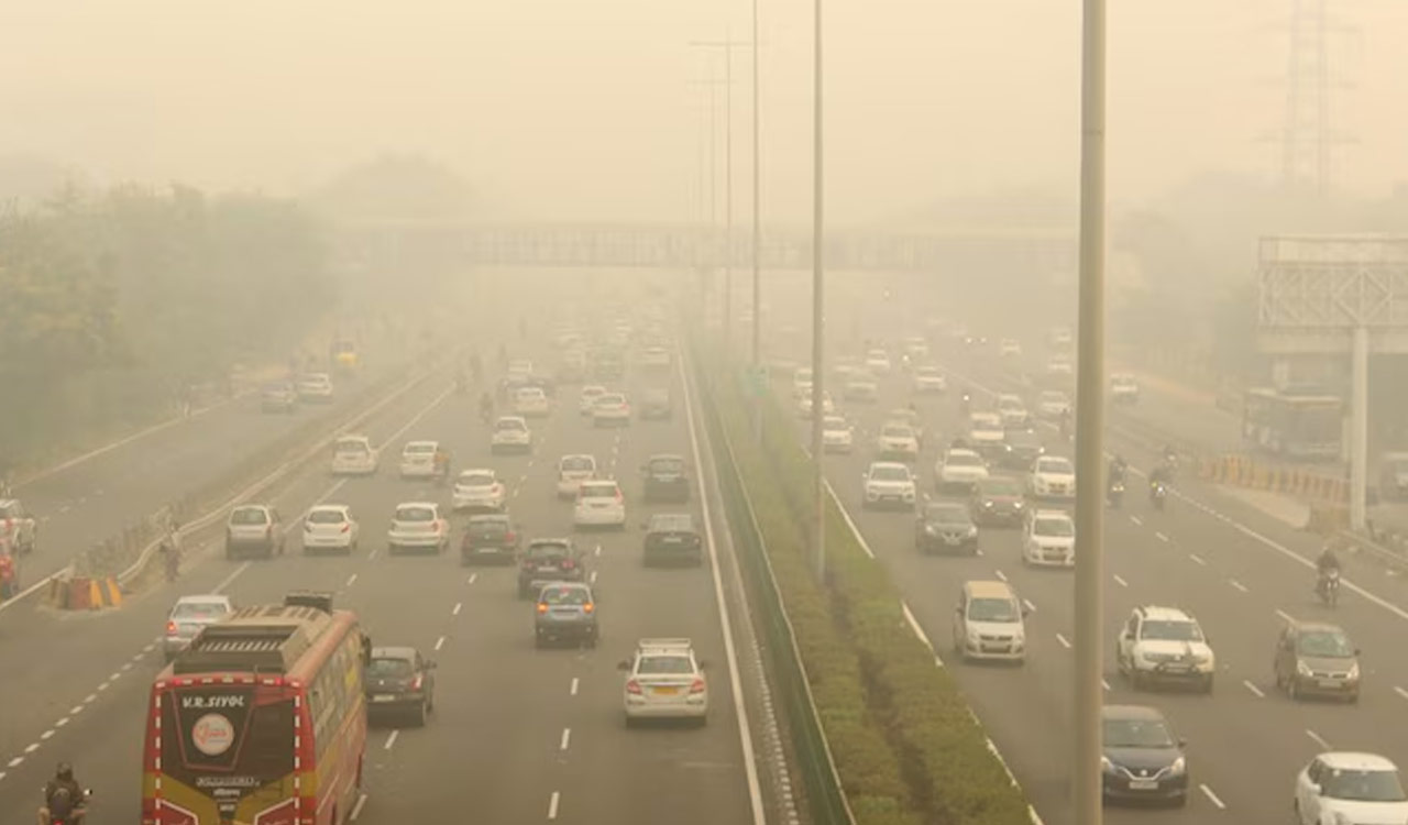 Delhi’s air quality remains ‘poor’; AQI rises to 251