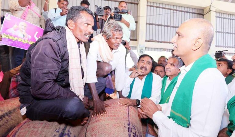 BJP at Centre, Congress in the State have made lives of farmers miserable, says Harish Rao