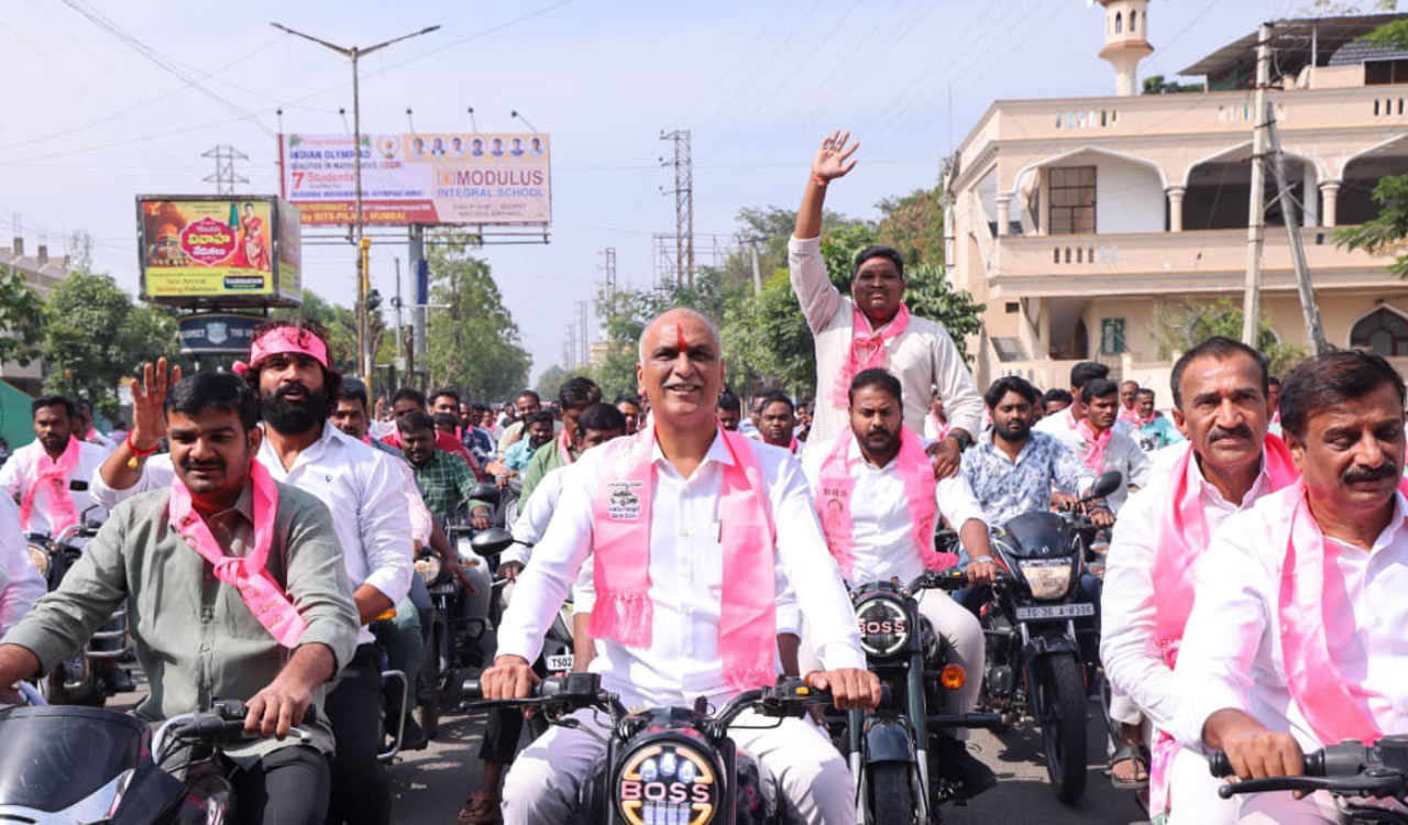 Harish Rao cites Pranab Mukherjee to defend KCR, attacks Revanth Reddy and TPCC