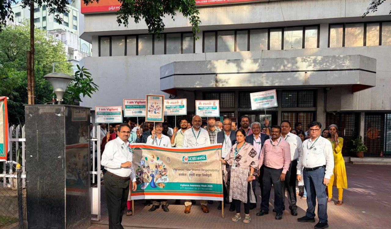 IDBI Bank hosts walkathon for Vigilance Awareness Week in Hyderabad