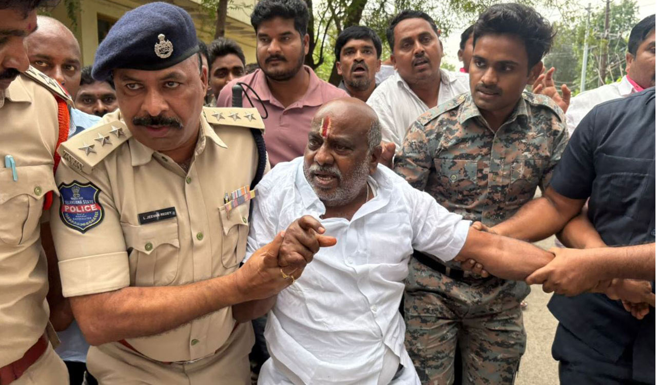 Adilabad tense as police, BRS activists clash during protest at MP’s house over cotton row