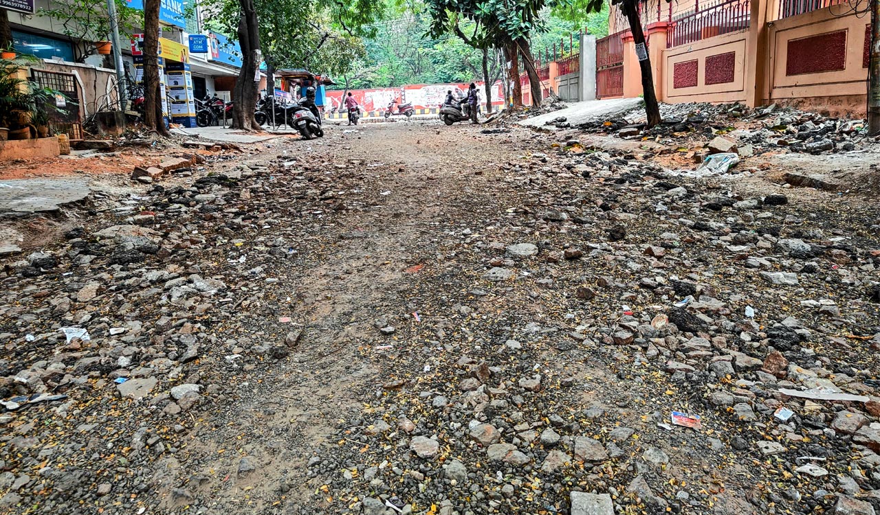 Incomplete CC roads cause inconvenience in Kalyan Nagar and Vengalrao Nagar