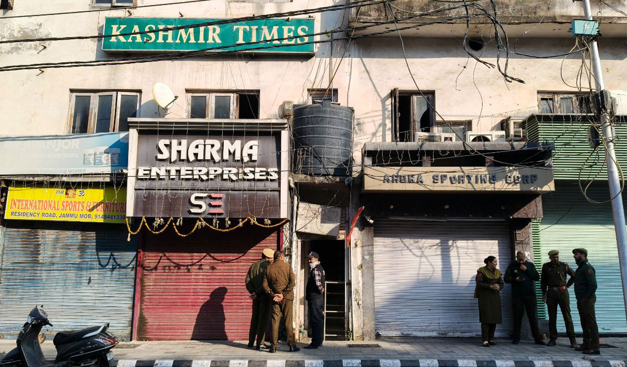 J-K police raids Kashmir Times’ office in Jammu; spark political outcry