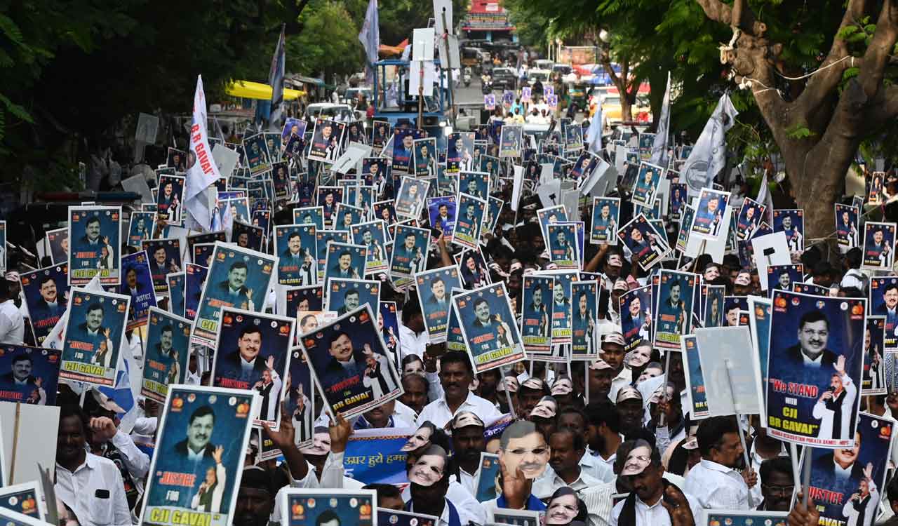 MRPS stages massive rally in Hyderabad condemning attack on Chief Justice