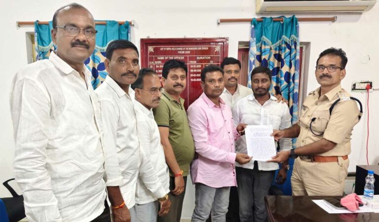 Attack on BRS party office in Manugur: Kantha Rao lodges complaint with police