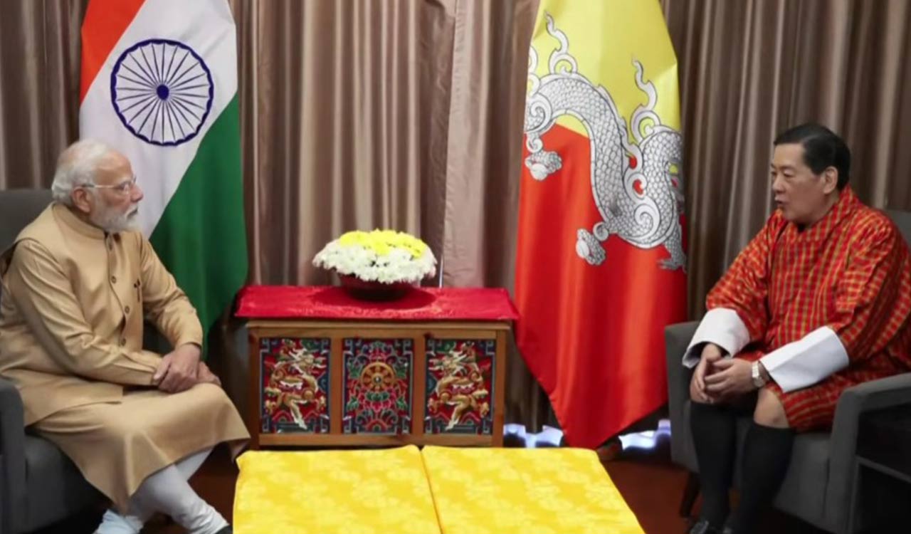 PM Modi meets Bhutan’s Fourth King Jigme Singye Wangchuck