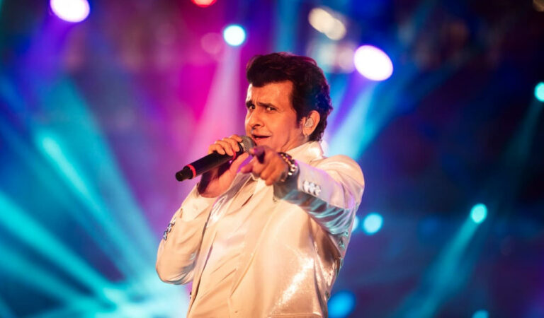 Hyderabad audience inspired him to sing 30 songs without a break, says Sonu Nigam