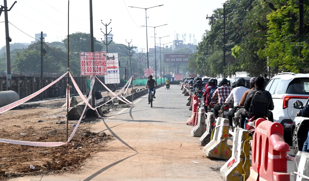 Bowenpally to Paradise stretch turns nightmare as elevated corridor work triggers massive jams