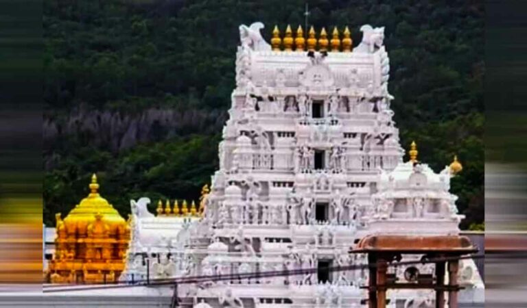 SIT summons former TTD chairman Karunakar Reddy in Parakamani theft probe