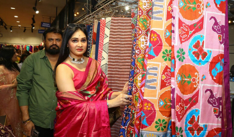 Socialite Koyal Chandak Inaugurates Patola Art Exhibition at Banjara Hills