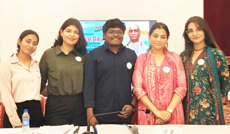 IBS Hyderabad students judge national quiz competition at Rashtrapati Nilayam