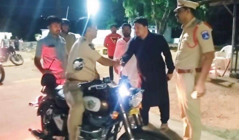 Hyderabad: IPS officer patrols Attapur slums on motorcycle