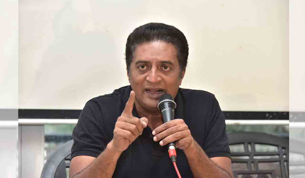 Prakash Raj appears before CID in online betting probe