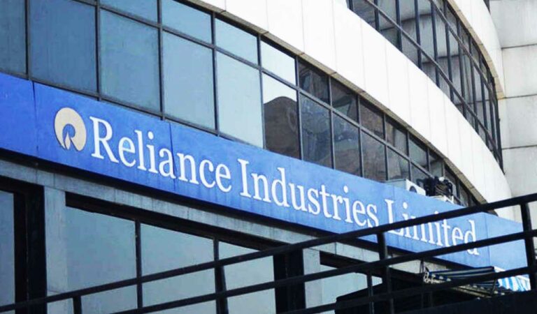 Reliance halts Russian crude at Jamnagar SEZ to meet EU sanctions