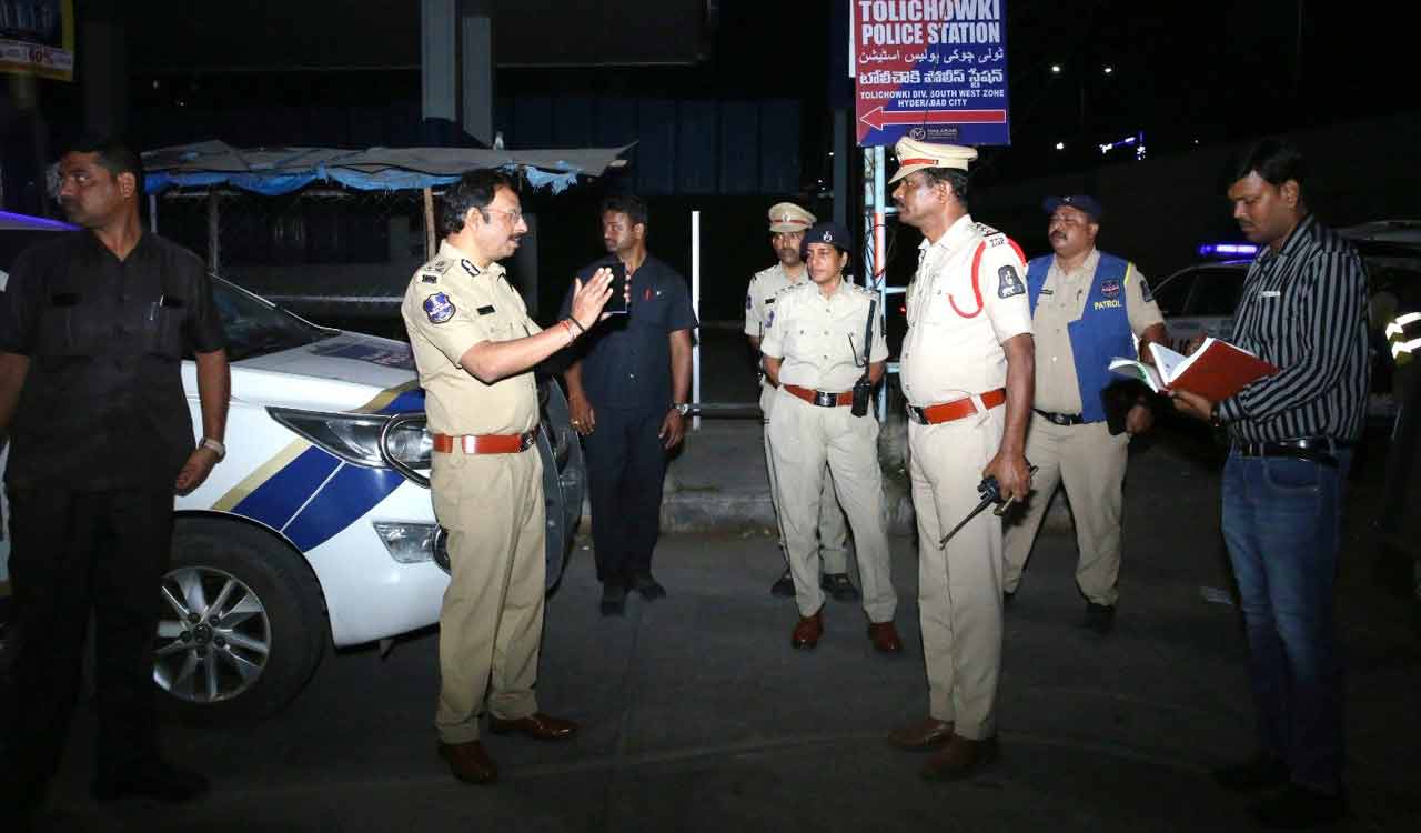 Police Commissioner’s sudden midnight operation tightens surveillance in Tolichowki, Langer Houz