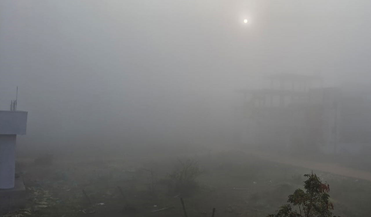 Sangareddy police issue safety guidelines as dense fog envelops roads