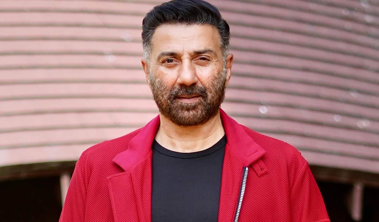 ‘Sharam nahi aati’: Sunny Deol lashes out at media outside his home