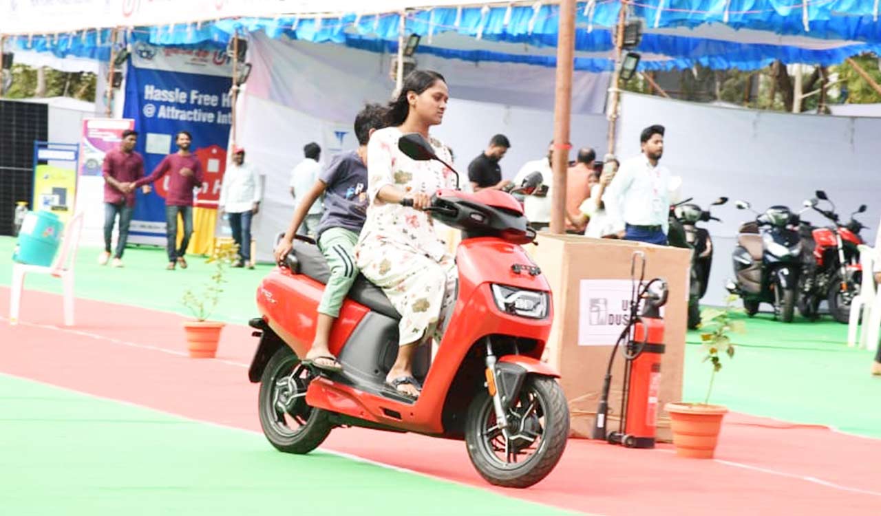 Telangana Today-Namaste Telangana auto show concludes with lucky draw winners