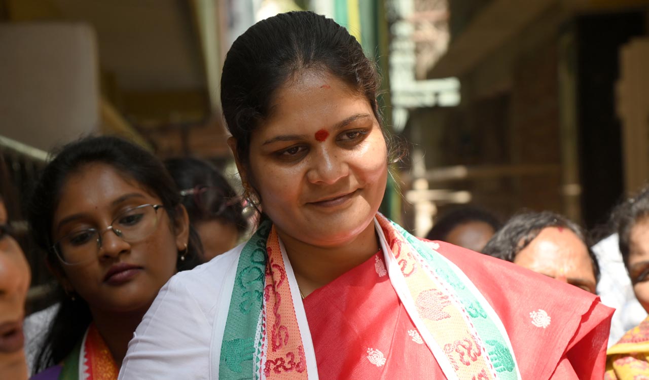 Varsha Yadav, wife of Congress candidate V Naveen Yadav, canvassing at Sri Krishnagar. Photo: Surya Sridhar