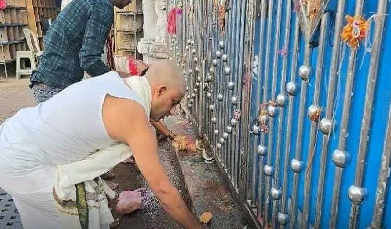 Renovation of Sri Rajarajeshwara Swamy temple in Vemulawada gains pace