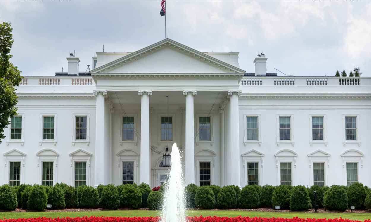 US Senate passes bill to reopen government, awaits House approval