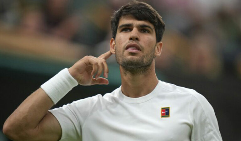 Carlos Alcaraz qualifies for ATP Finals semifinals after de Minaur’s win