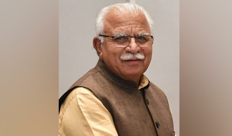 Farmers appeal to Union Minister Manohar Lal Khattar over power lines damaging fields
