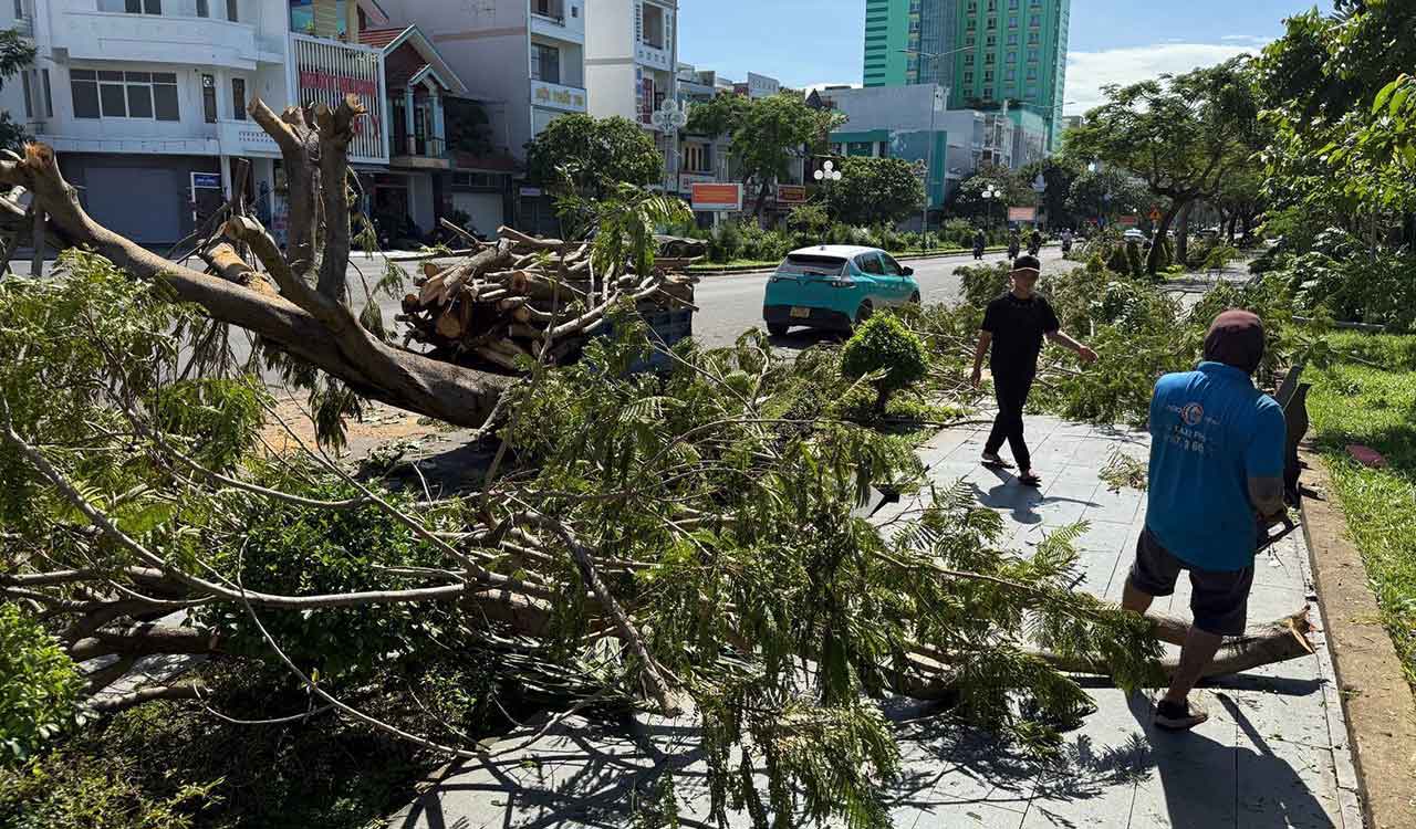 Typhoon Kalmaegi kills 5 people in Vietnam as Philippines prepares for new storm