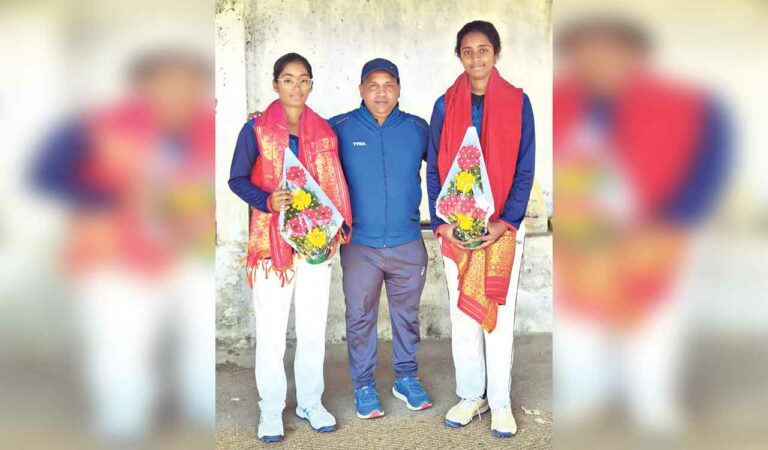 Tilak's coach Bayash felicitates young talent Lakshmi Sree, Naga Sai Akshita