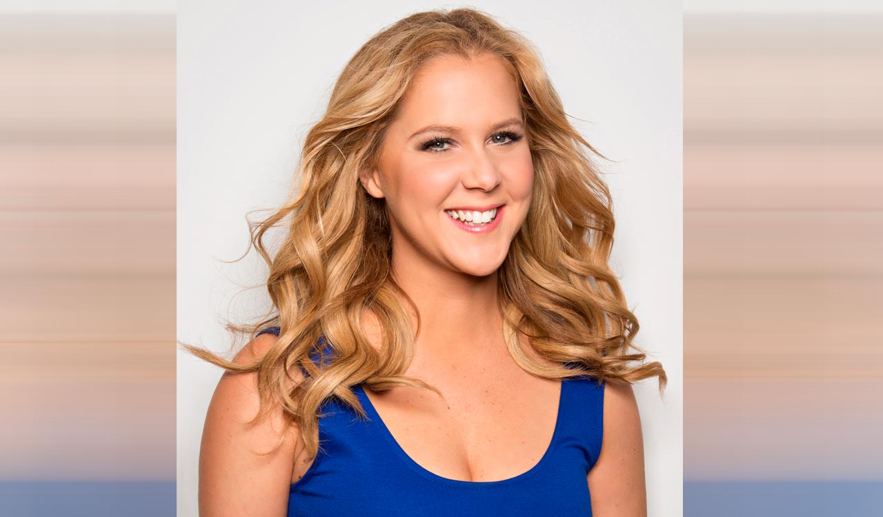 Amy Schumer announces divorce from Chris Fischer
