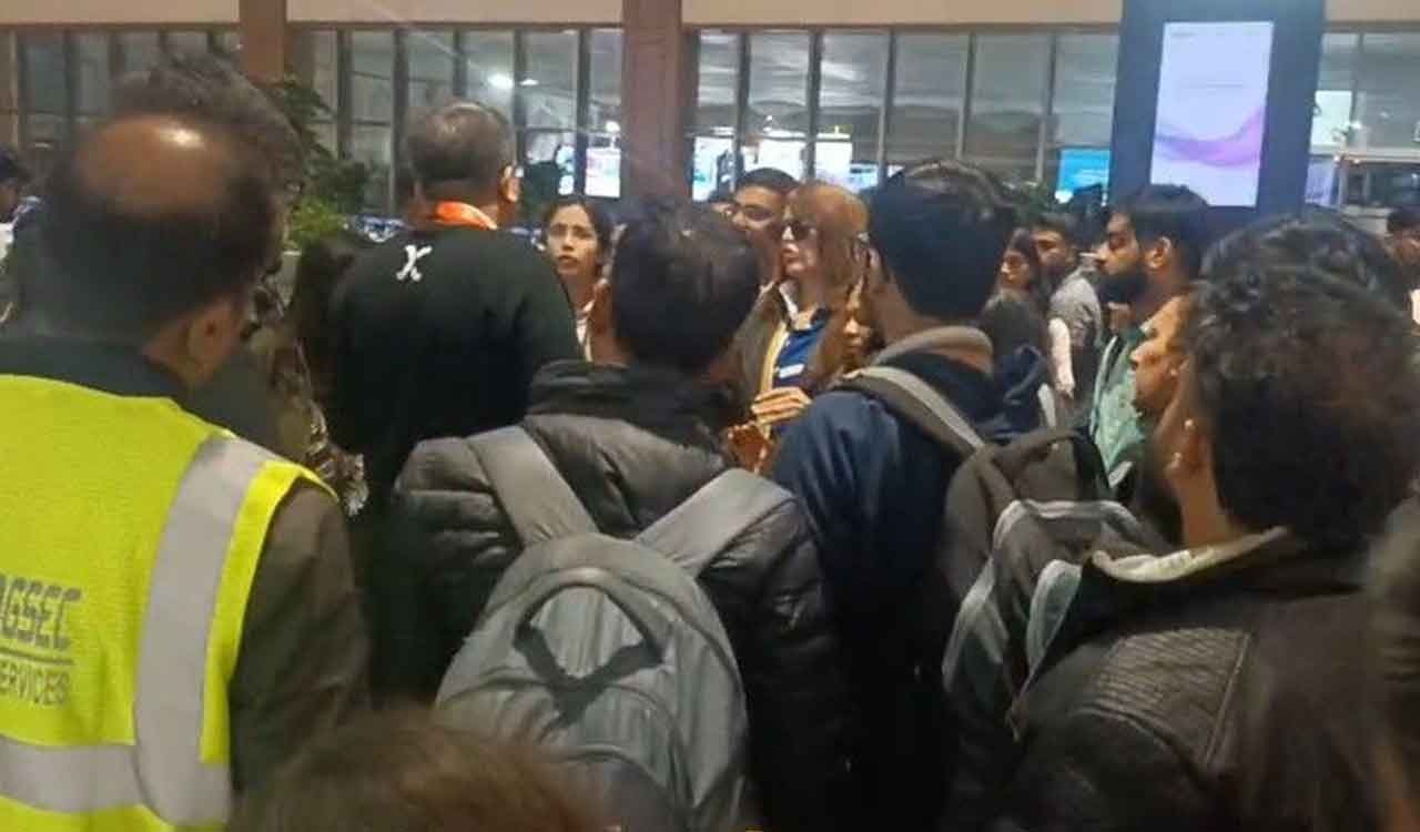 Dense fog disrupts flights nationwide, Delhi airport operations hit under CAT III conditions