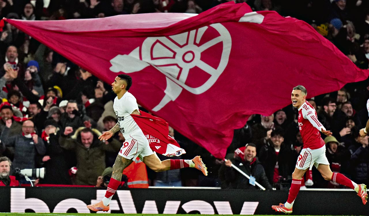 Arsenal beat Aston Villa 4-1 to end year top of Premier League