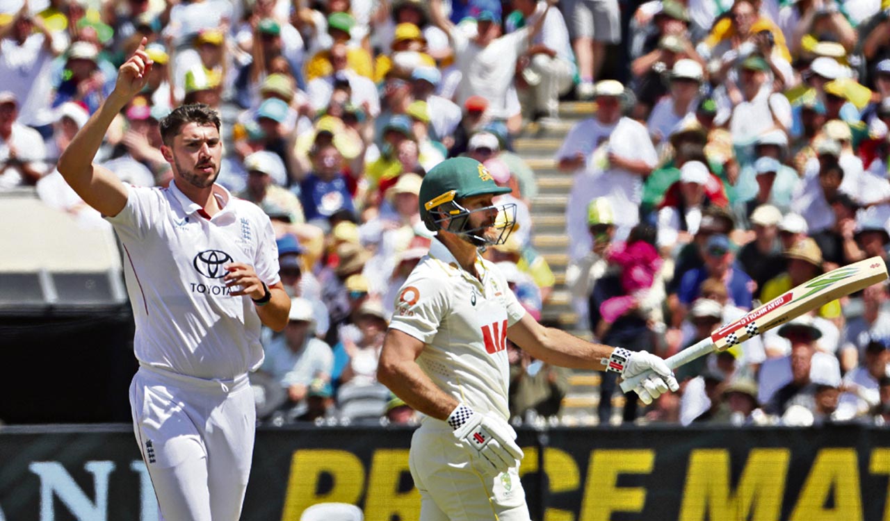 20 wickets fall on opening day of Boxing Day Ashes Test before record MCG crowd