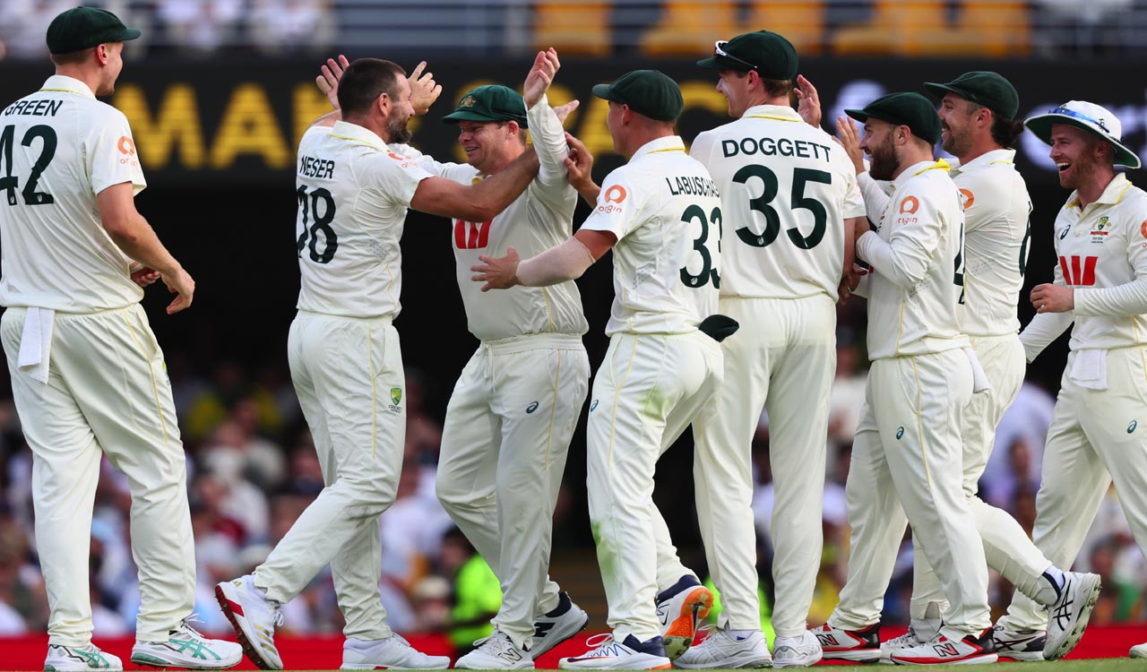 Australia beat England by eight wickets in second Ashes Test