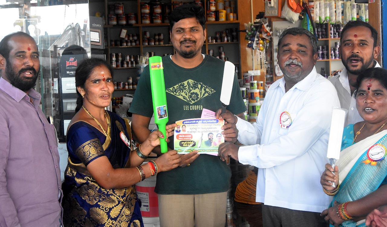 Election symbols spark brisk business in Sangareddy during gram panchayat polls